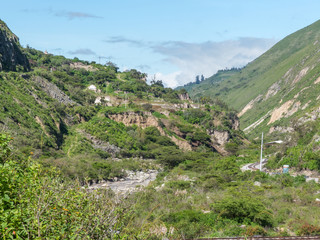 Fototapeta na wymiar Zugfahrt von Alausí nach Nariz del Diablo (Teufelsnase, devil‘s nose) Ecuador Chimborazo