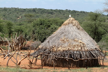 Traditionelle Strohhütten im Omo Valley von Äthiopien 
 