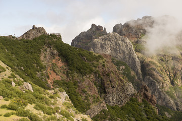 Paisaje montañoso en el interior de la Isla de Madeira, Portugal 