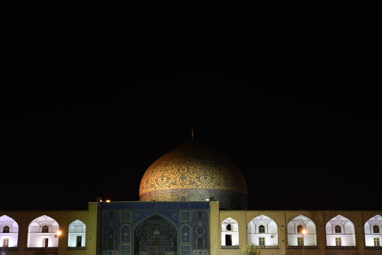Lotfullah Mosque on Naqsh-e Jahan or Imam Square in Isfahan, Iran. 