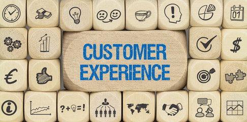 Customer Experience / Würfel mit Symbole - obrazy, fototapety, plakaty