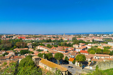 Fototapeta premium Blick auf die Stadt Carcassonne in der Region Languedoc-Roussilon im Süden Frankreichs