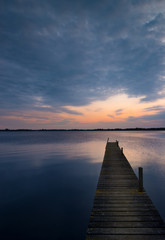 Obraz na płótnie Canvas sunset at the lake