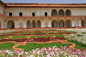 Obraz premium Gardens in Red Fort, Agra, Delhi, India