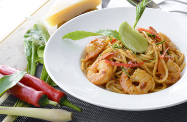 Spaghetti with cream Tom Yam Goong