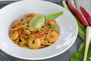 Spaghetti with cream Tom Yam Goong