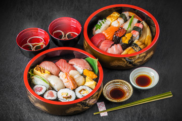 Fototapeta na wymiar 江戸前寿司　Tokyo-style sushi