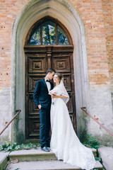 Obraz premium Marriage couple in the old castle