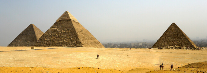 Giza piramidy