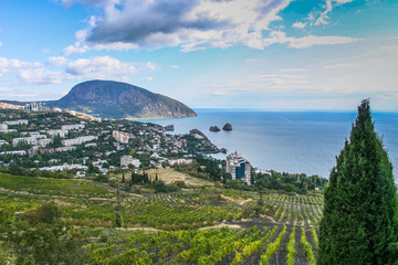 Obraz premium Gurzuf and mount Ayu-Dag