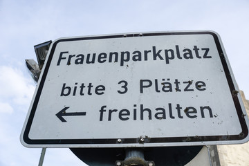 Frauenparkplatz