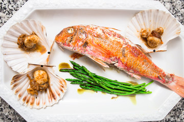 scallops, red mullet with asparagus