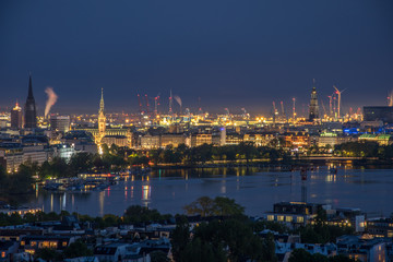 Fototapeta premium Hamburg, Niemcy, panorama w nocy