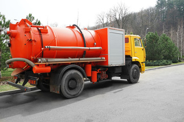 Communal machine for cleaning sewerage outdoor