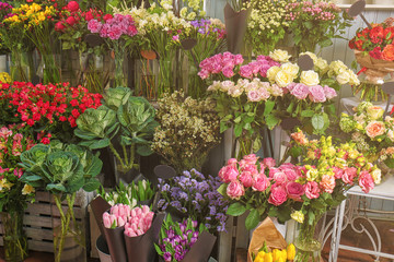 Fototapeta na wymiar Colorful flowers in shop