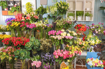 Fototapeta na wymiar Colorful flowers in shop