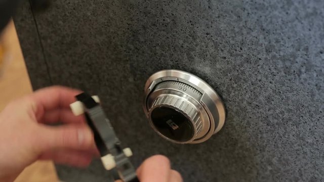  Emergency opening the safe. scan decryption code.