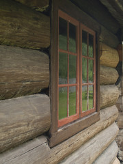 Fenster eines Holzhauses