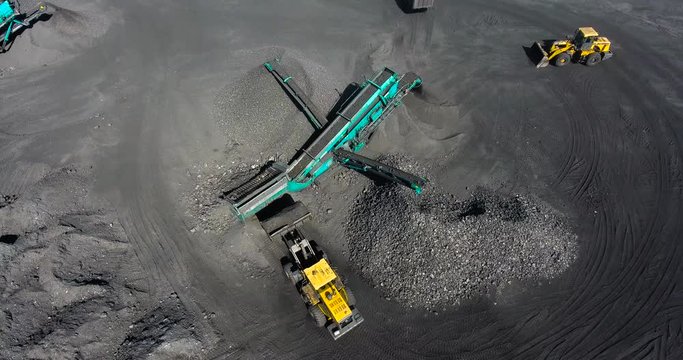 Machine for mechanical sorting of bulk materials into fractions. Rumble used to disperse materials such as coal, ore.