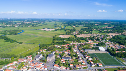 Vue aérienne du village de Rouans, en Loire Atlantique, France
