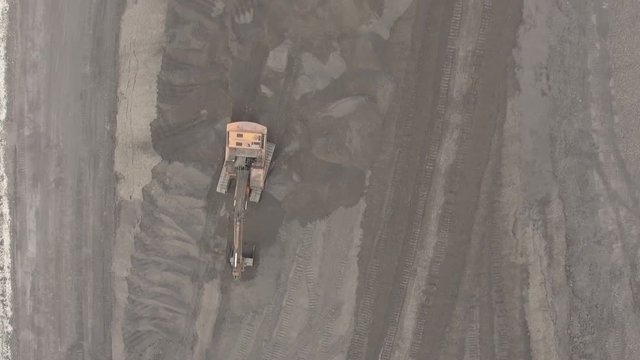 Machine for mechanical sorting of bulk materials into fractions. Rumble used to disperse materials such as coal, ore.