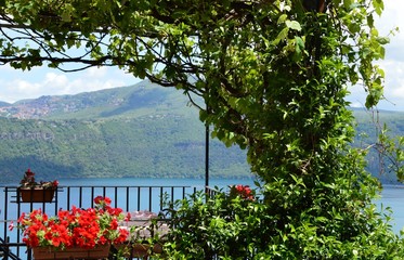 Blick auf den Albaner See
( Lago  Albano )