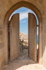Naklejka premium Wooden arched door