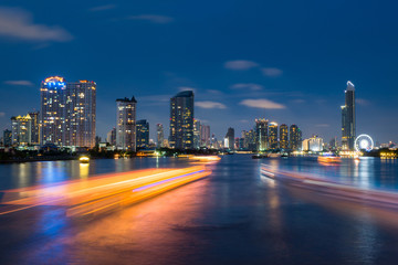 Fototapeta na wymiar Bangkok city skyline river view.