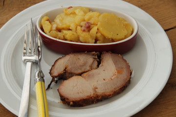 Kalbsbraten mit Besteck