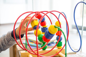 Kinderspielzeug / Bunte Spirale / Heißer Draht