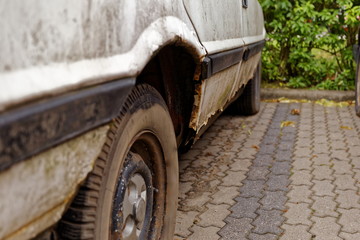 rusty car