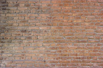 стена из красного кирпича