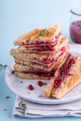 Cut sandwich