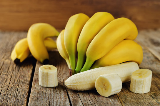 Banana with slices