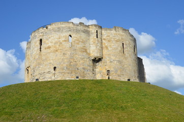 Fototapeta na wymiar Clifford's Tower w Yorku England