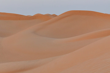 unberührte Sanddünen im Oman