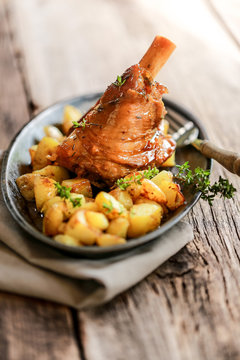 Souris d&rsquo;agneau confite et Pommes de terre 1