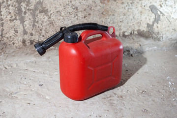 Canister red for combustible lubricants