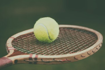 Vintage tennis racket - 152313009