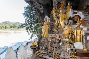 Pak Ou caves