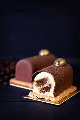 chocolate cake, tiramisu cake