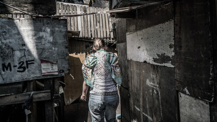 A glimpse of the Manila slums and the environment they live in