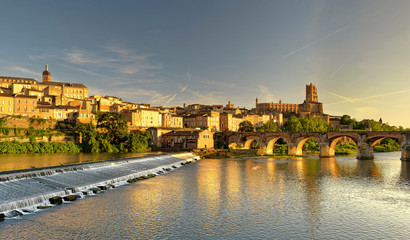 Fototapeta premium miasto Albi nad jeziorem