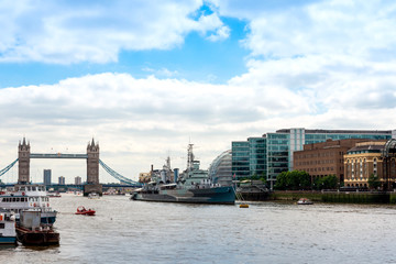 Obraz premium Beautiful River view of Antique London Bridge
