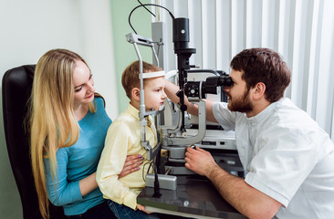 Slit lamp examination. Biomicroscopy of the anterior eye segment.