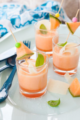 Fruchtige Melonensuppe
