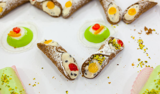 Traditional Sicilian Pastry, Cannoli Siciliani.