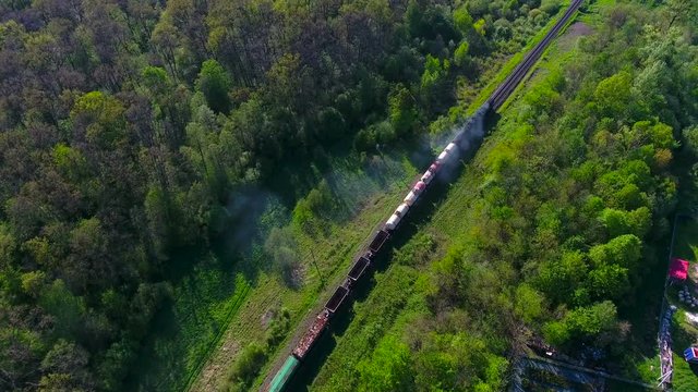 locomotive moves with empty containers