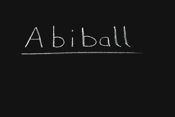 Schwarze Tafel mit Kreide Aufschrift Abiball
