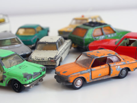 Verkehrschaos: Spielzeugautos der 1970er Jahre